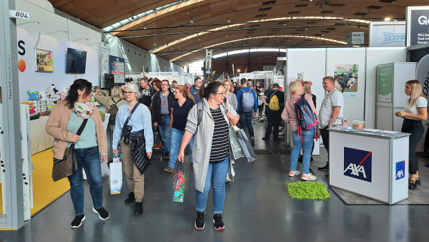 Viele Besucher kauften auf der Messe kräftig ein. Das lag auch an den mitunter hohen Messerabatten, die an manchen Ständen gewährt wurden.