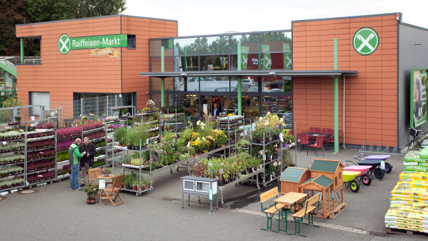 Die stationären Raiffeisen-Märkte sind nach wie vor bei den Kunden gefragt. Im Bild: der Raiffeisen-Markt in Borken.